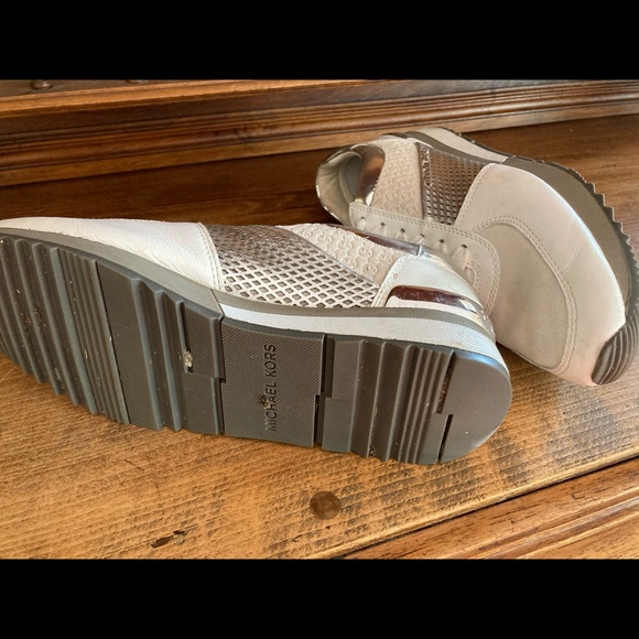 Michael Kors leather sneakers - Picture 3 of 5